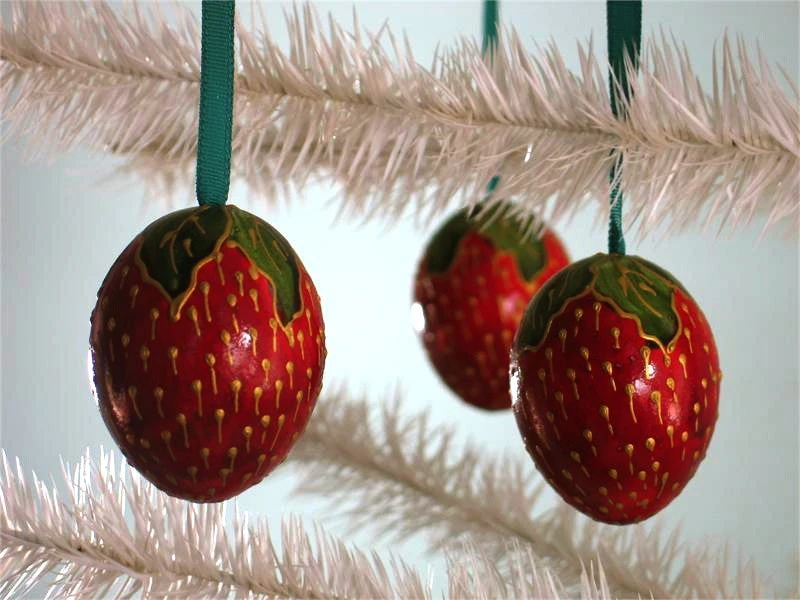 The Holiday Barn Strawberry Egg Ornaments Christmas 3 The Holiday Barn Strawberry Egg Ornaments Christmas